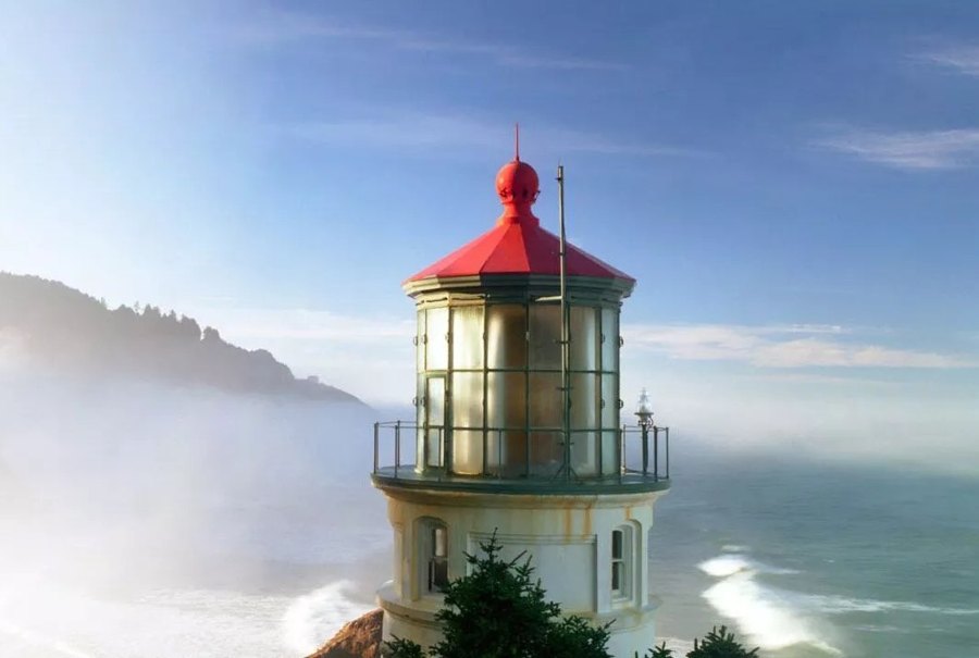 Close-up of a lighthouse, the Dental Horizons emblem of guiding patients